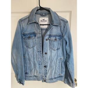 Hollister California Light Wash Classic Denim Trucker Jacket - Size XS